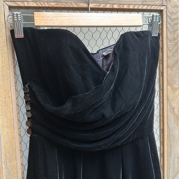 Vintage Albert Nipon Black Velvet Strapless Gown - Picture 2 of 16